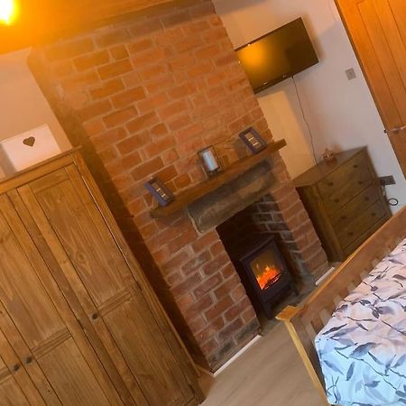 Quaint 1 Bedroom Cottage In Pudsey, Leeds Luaran gambar