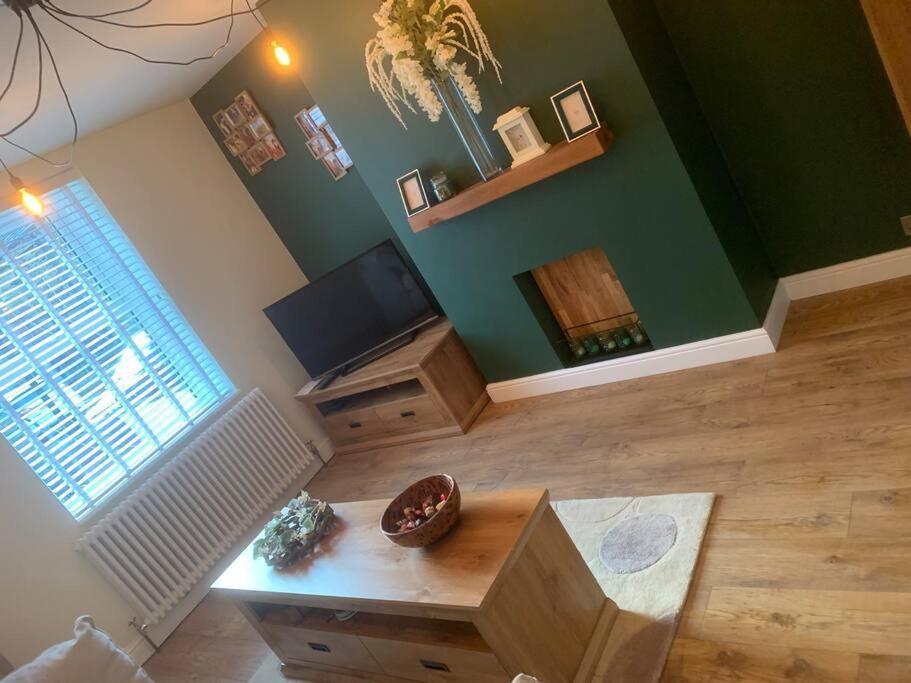 Quaint 1 Bedroom Cottage In Pudsey, Leeds Luaran gambar