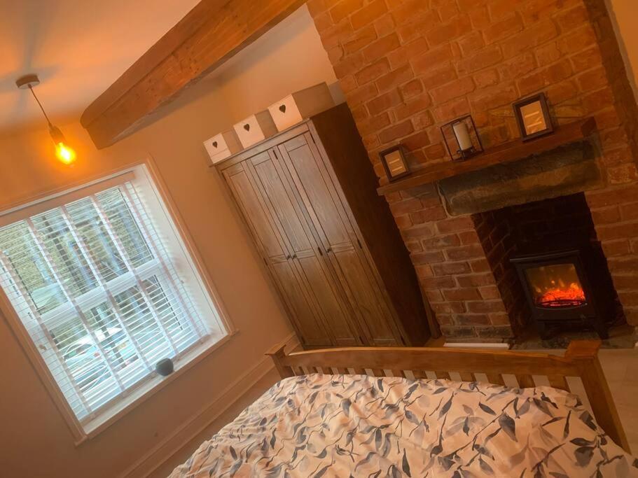 Quaint 1 Bedroom Cottage In Pudsey, Leeds Luaran gambar