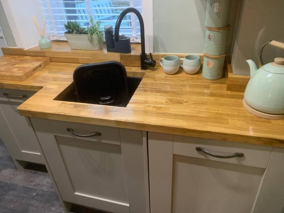 Quaint 1 Bedroom Cottage In Pudsey, Leeds Luaran gambar